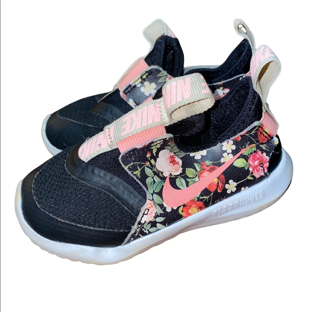 SOLD ON Ⓜ️ Nike Vintage Floral Toddler Sneakers